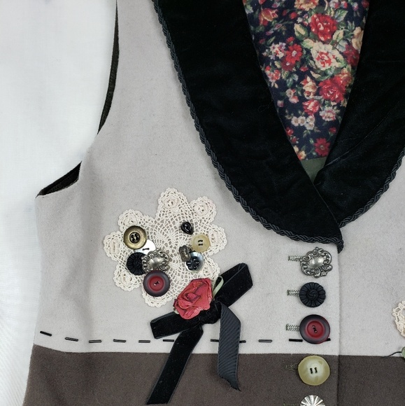 Lucia Lukken Wool Festive Vest - Picture 2 of 7